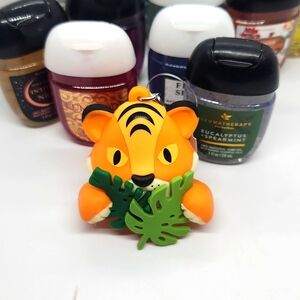 Bath and Body Works Jungle Themed Lion Pocket Bac Holder & 1 Anti Bac Hand Gel